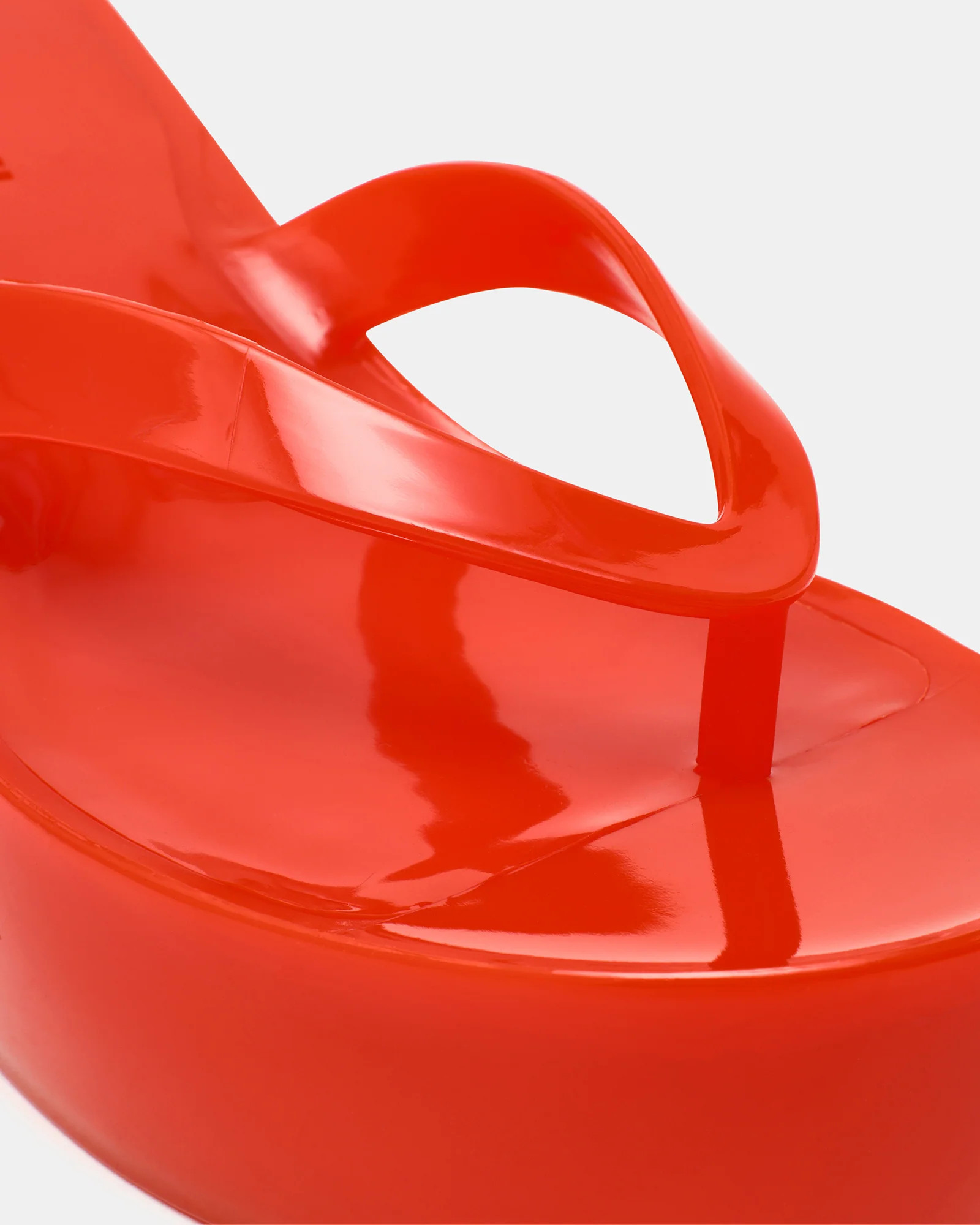 JELLA Red Thong Wedge Women's Platform Sandal | Steve Madden (US)