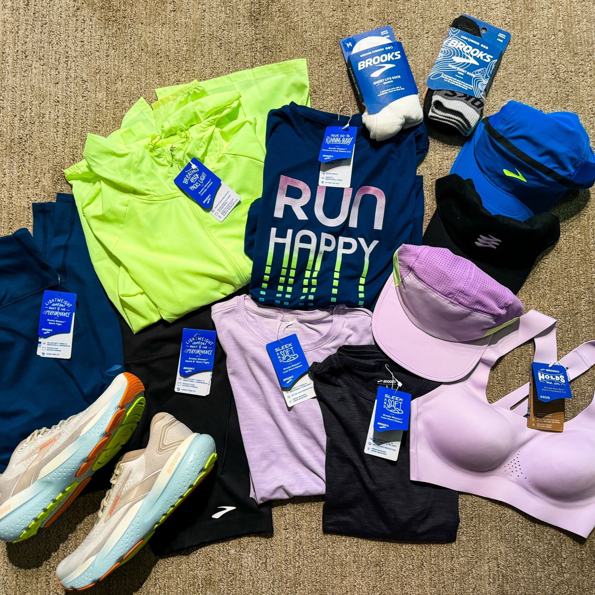 Spring is in the air! 🪻✨ Brooks Running - size S in tops and bottoms. #brooksrunning #running #brooksrunningcollective