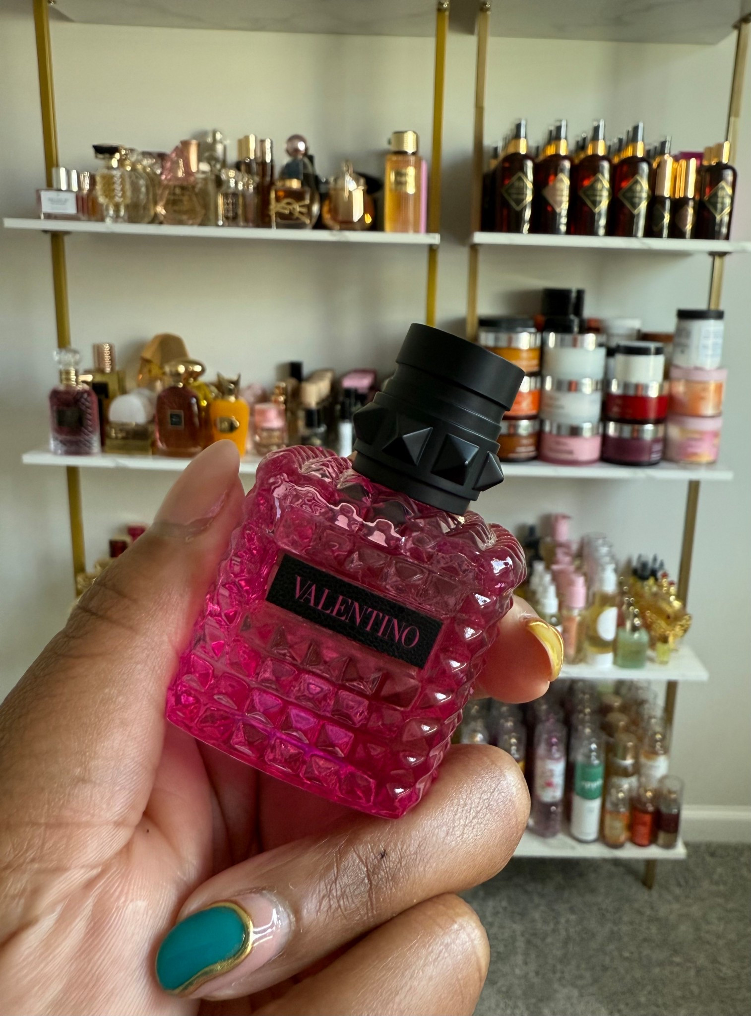 Valentino Donna Born in Roma Extradose
Top Notes: Blackcurrant
Heart Notes: Rum
Base Notes: Vanilla



#LTKSaleAlert #LTKBeauty #LTKOver40