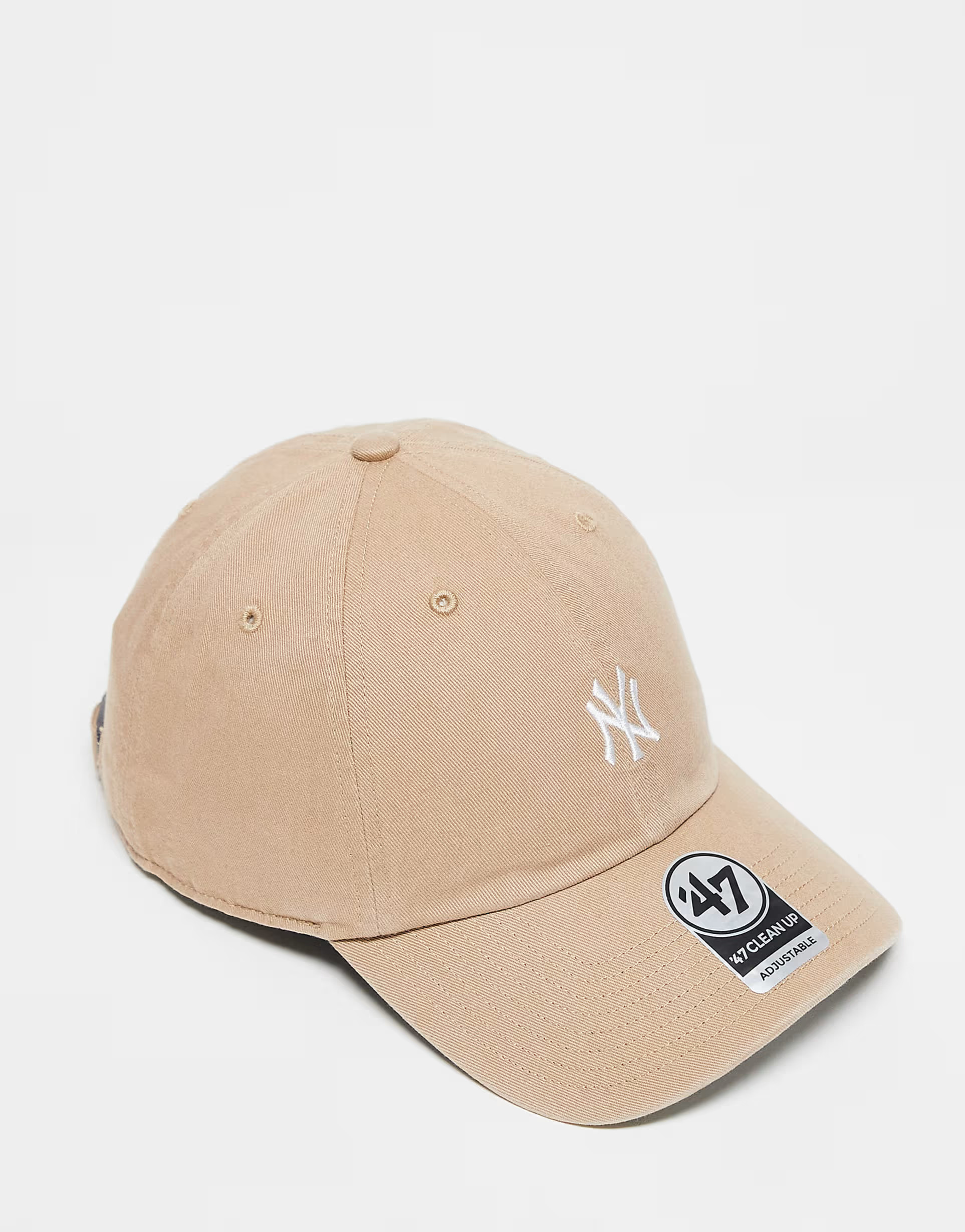 47 Brand NY Yankees mini logo cap in washed beige | ASOS (Global)