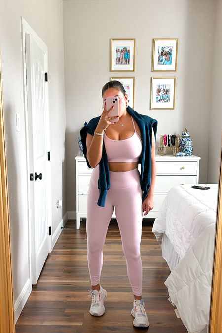 Workout Ootd🎀 I’m wearing a medium in both my top and leggings 

#LTKfitness #LTKstyletip #LTKshoecrush