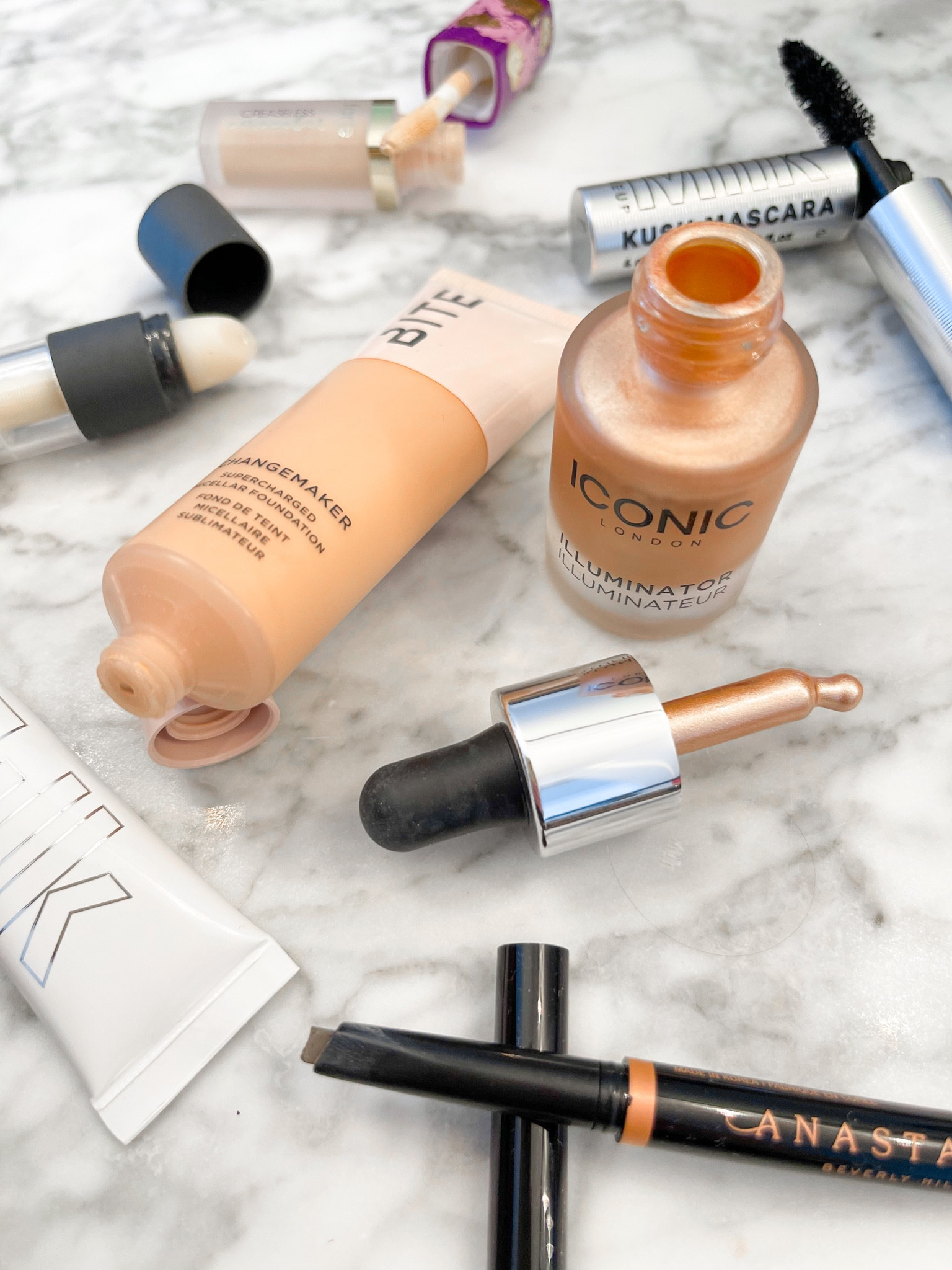A few of my favorite beauty products ✨

Foundation. Highlighter. Lipstick. Lip gloss. Make up. Beauty finds. Mascara. #jenniferxerin stylewithjen. Makeupwithjen.

#LTKbeauty #LTKCyberWeek #LTKfindsunder100