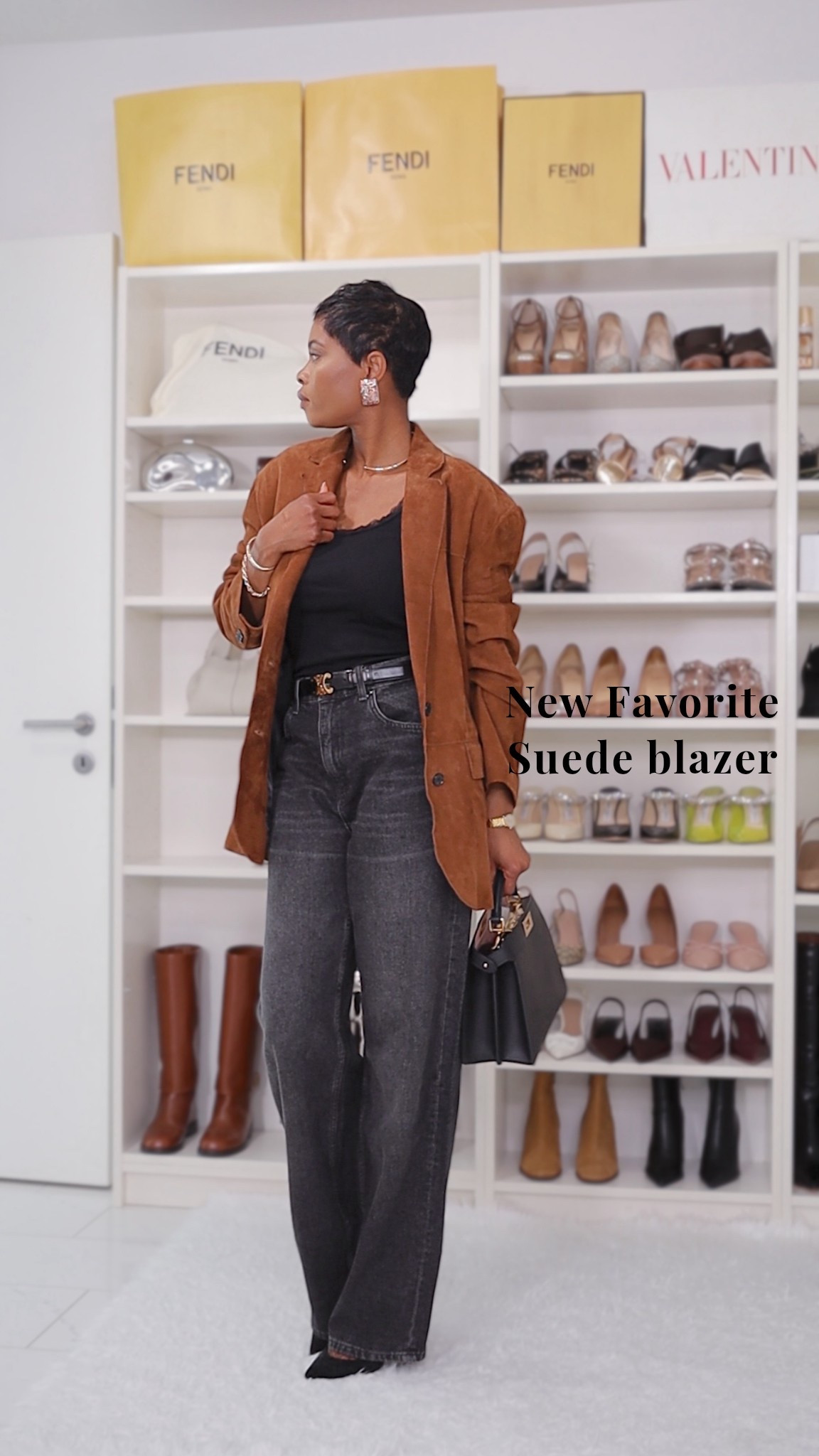 Suede Blazer, black jeans, black bag, suede outfit, autumn look, neutral outfit, Fall trends, Fall fashion, wardrobe staple, capsule wardrobe, Fall work wear outfit, style tips for Fall, what to wear.

#LTKStyleTip #LTKSeasonal #LTKWorkwear