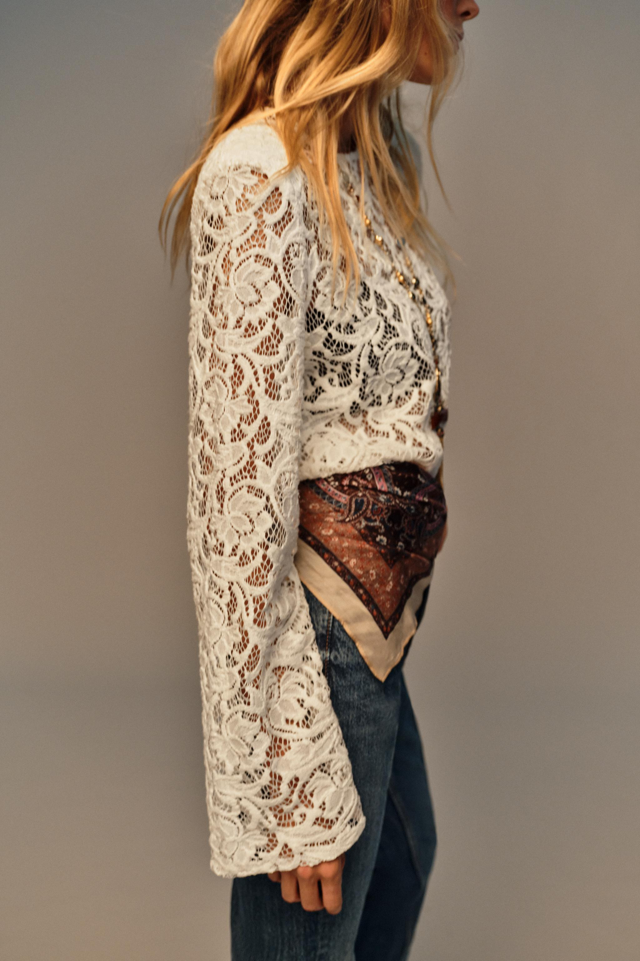 SHOULDER PAD LACE TOP | Zara US