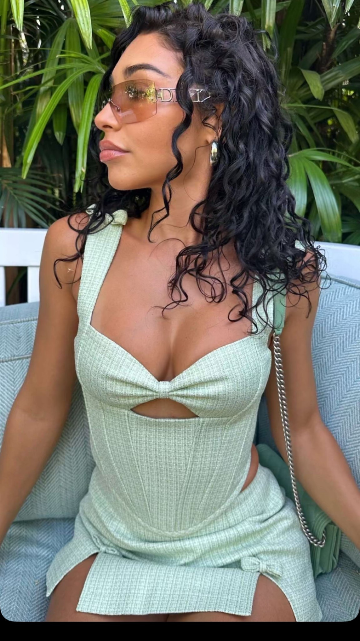 My outfit is from Cosette di Ames (unable to link)