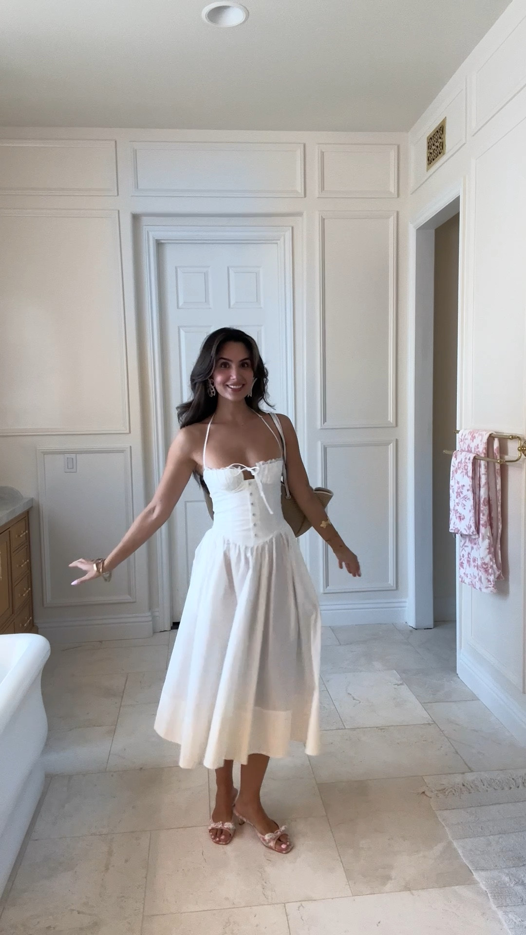 Wearing a XXS in the dress, size down 1 size from your usuall