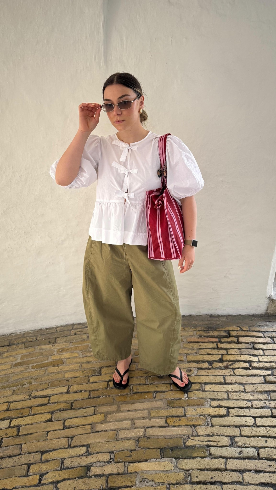 manifesting one day I’ll be a Copenhagen girlie 

top @ganni 
trousers @cosstores 
shoes @hm 
bag @bagsbymonty 
sunglasses @akjaerbede 

#copenhagen #outfitinspo #dailyoutfits #pinterestoutfits #fashioninspo