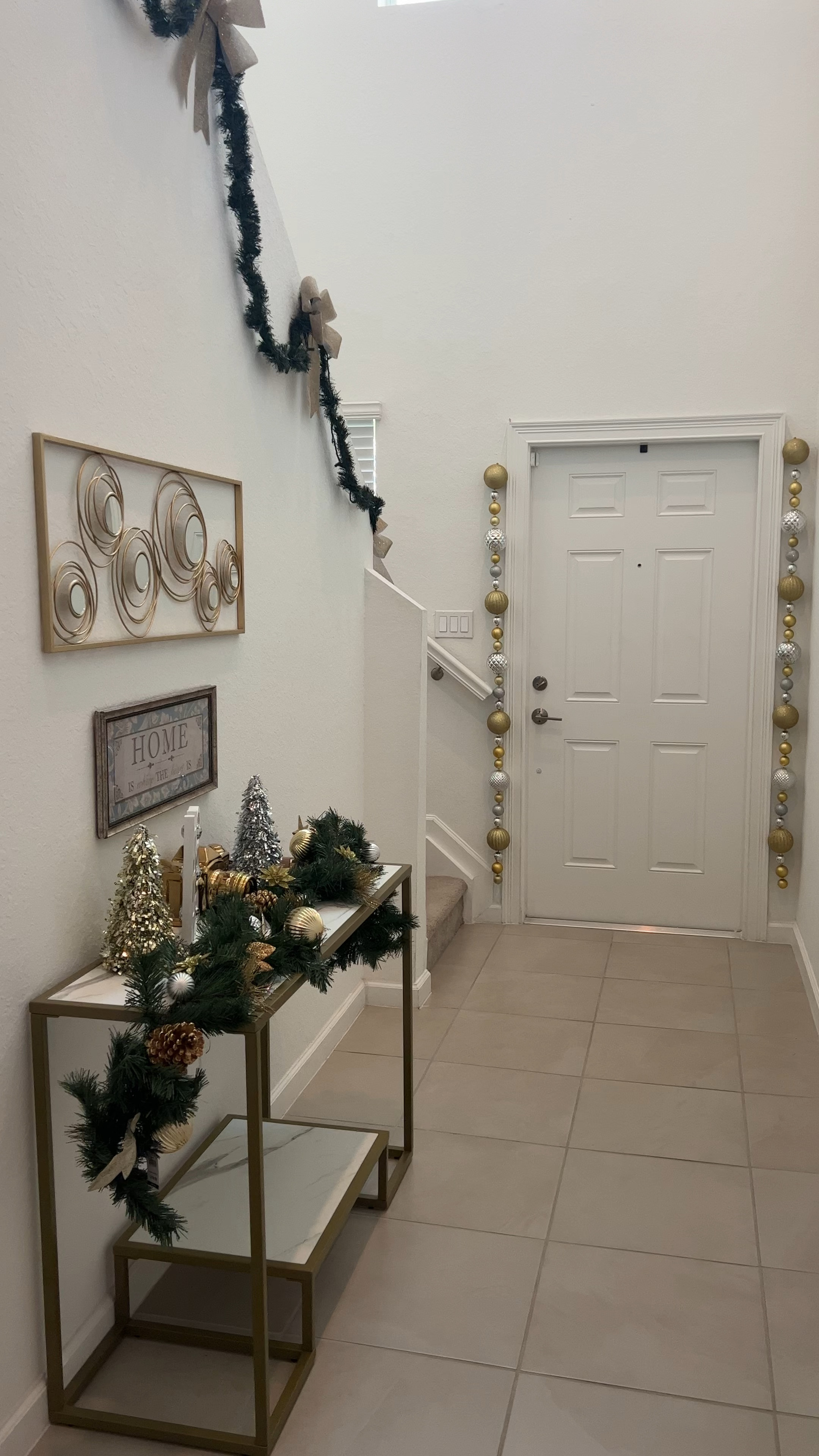 My holiday entry way decor 

#LTKHoliday #LTKSeasonal #LTKhome