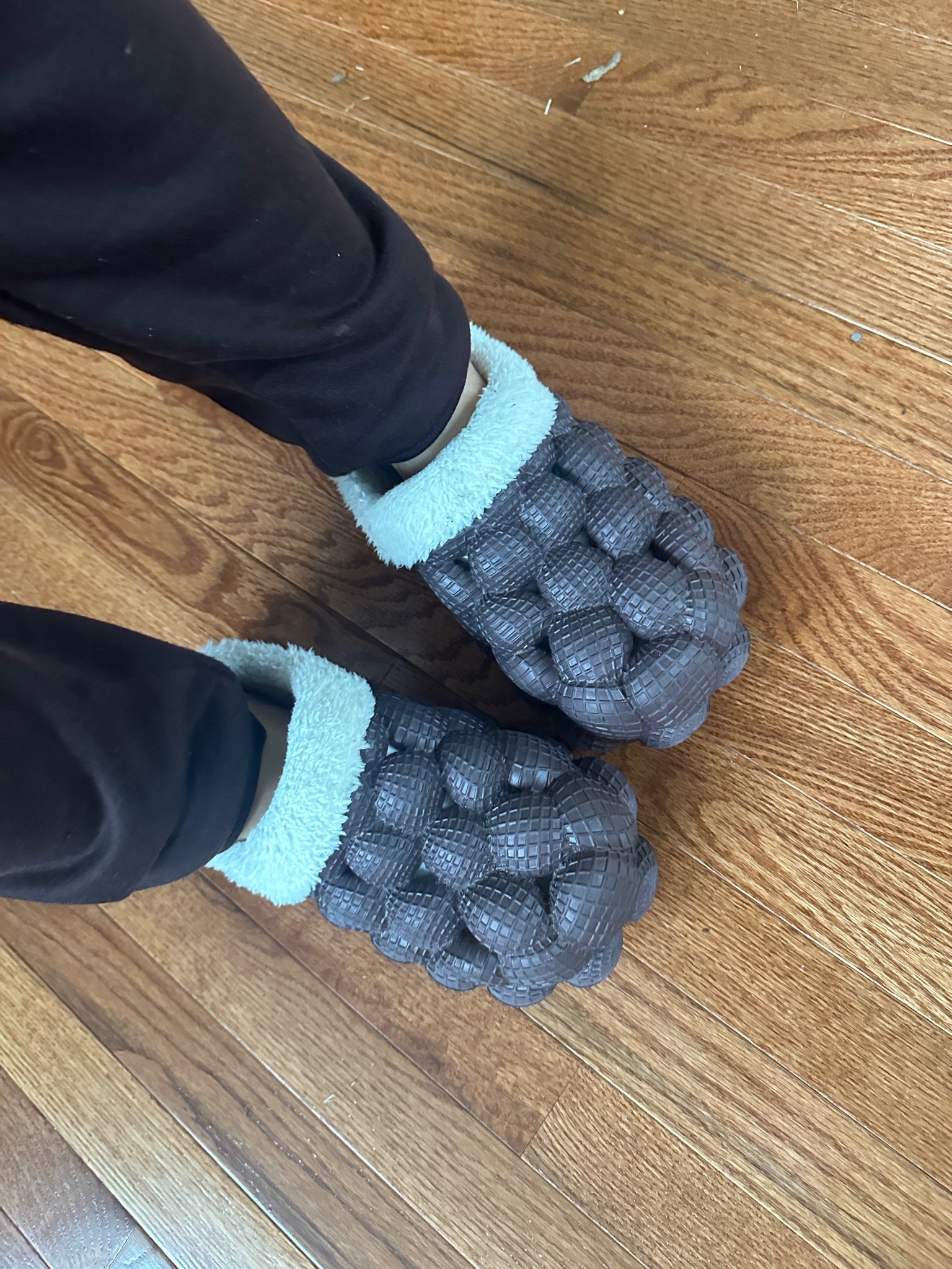 Check out these Fur lined Bubble Clogs these are literally the coziest pair of ugly slippers!! #onsale #slippersforsale #comfyshoes #clogs #bubbleclogs #comfyclogs 

#LTKU #LTKGiftGuide LTKFestiveSaleES
