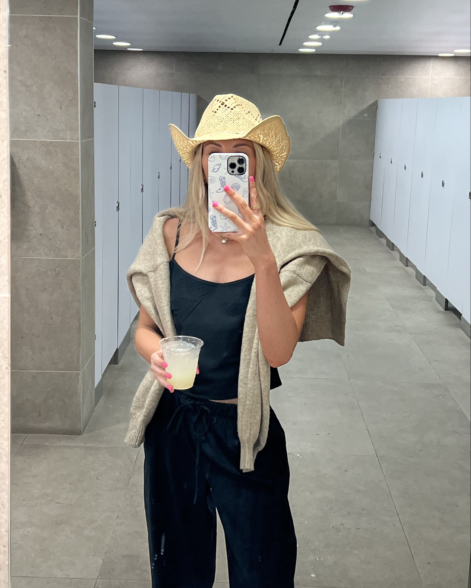 Airplane / Travel fit 

#LTKfindsunder100 #LTKfindsunder50 #LTKtravel