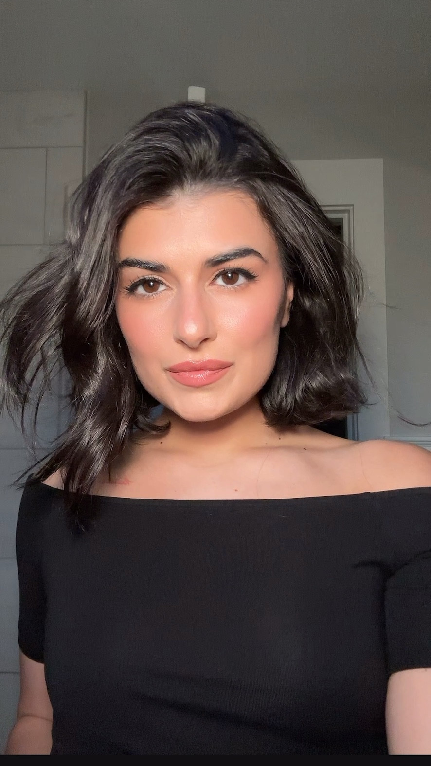 How I do my makeup when I go out / have an event ! 🤍

#LTKparties #LTKSpringSale #LTKbeauty