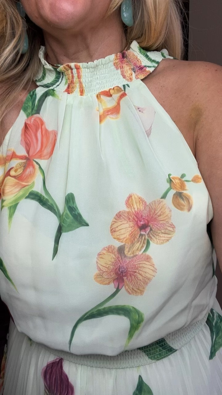  ✨Tap the bell, save and ❤️ for over 40 fashion, midlife style, midsize fashion and luxury looks for less. 

⬇️Sizing information:
12 (size down if in between sizes.)

This one feels so soft and elevated in the best way. The flow, the movement, the way it skims instead of clings… it’s one of those dresses that just makes me feel like myself again.

Here’s where I’d wear this:

💒 A wedding or special event, it feels feminine and polished without being overdone

🥂 Date night, the movement and neckline make it feel a little elevated but still easy

🌸 Spring brunch or a celebration, it’s light, pretty, and something I can actually relax in

If I want to elevate it, I’d add a low heel, soft waves, and a simple clutch. It instantly feels effortless and put together without trying too hard.

👑"Helping you look good, feel good!" - Lindsey Denver



#LTKWedding #LTKMidsize #LTKOver40