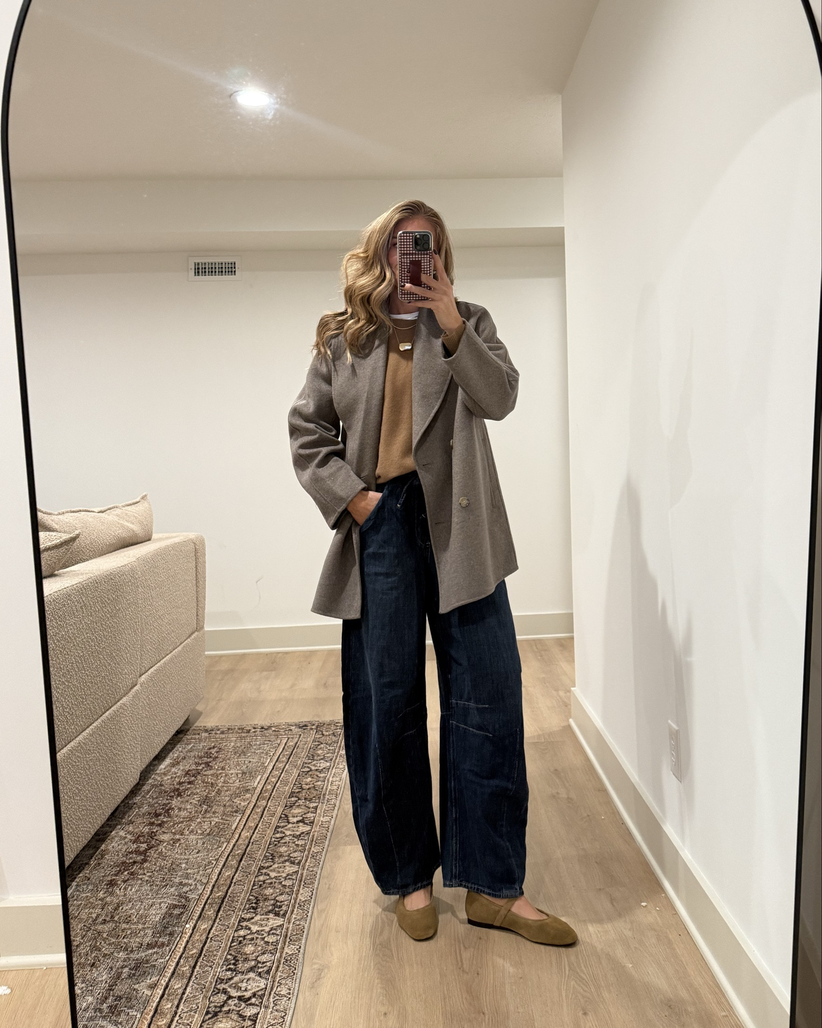 Size medium in coat! Runs looser! 
Work from home outfit I wore today that is tall girl friendly and bump friendly. 
Size medium in sweater. So soft and it’s a piece you will have for years. 
Linked similar sweaters at different price points below
Size small tall in bottoms. They run bigger so size down. 




Aritzia, gap, barrel jeans, horseshoe jeans, maternity, bump friendly 

#LTKBump #LTKTall #LTKSeasonal