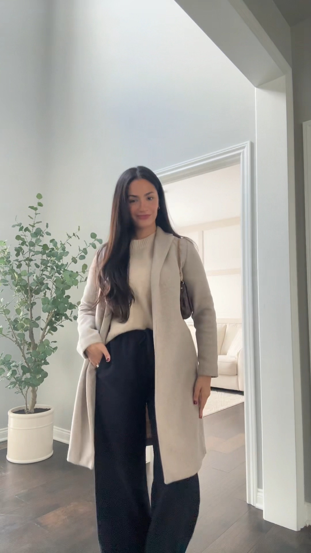 Sunday OOTD 🤍

#LTKHoliday #LTKdayinmylife #LTKGiftGuide