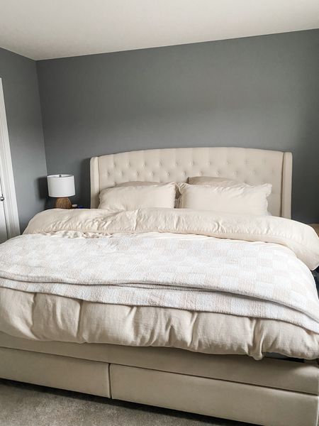 The bed of my DREAMS 🤩 so comfy, fluffy and cozy! 
•
•
•
#cozybed #cloudlikebedding #bedding #neutralbedding #bedroomideas #homecontent #homeessentials #beddingessemtials #amazonfavorites #amazonbedding #targetfavorites #targetbedding

#LTKstyletip #LTKhome #LTKfamily