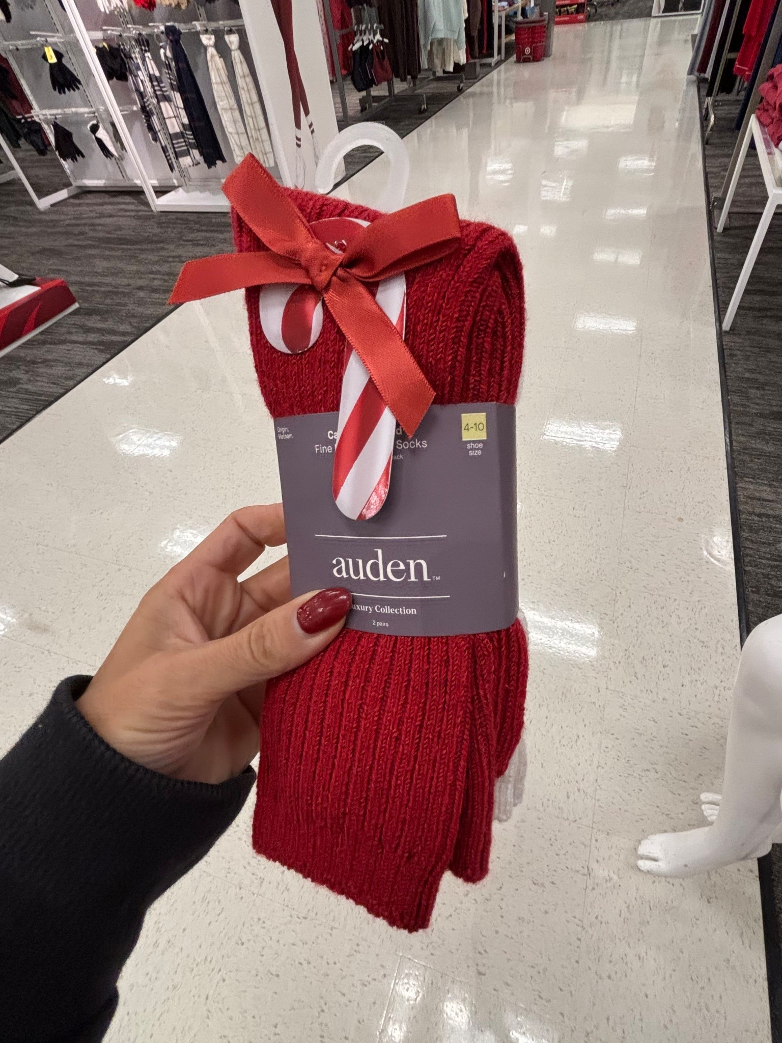 Stocking stuffer idea
Cozy socks 


#LTKHoliday #LTKGiftGuide #LTKFindsUnder50