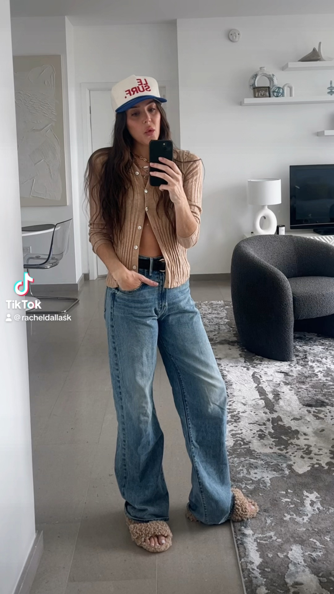 OOTD with one of my favorite pairs of jeans 

#LTKstyletip #LTKBacktoSchool #LTKFind