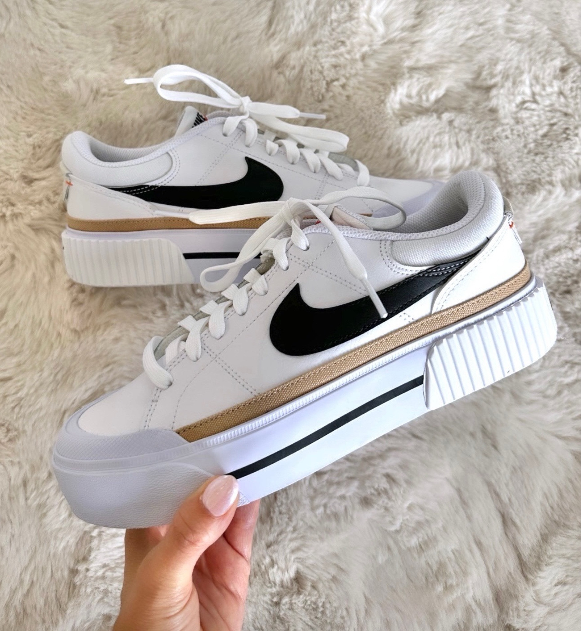 These Nikes to complete your fall outfit😍🍁

#LTKStyleTip #LTKOver40 #LTKFindsUnder100