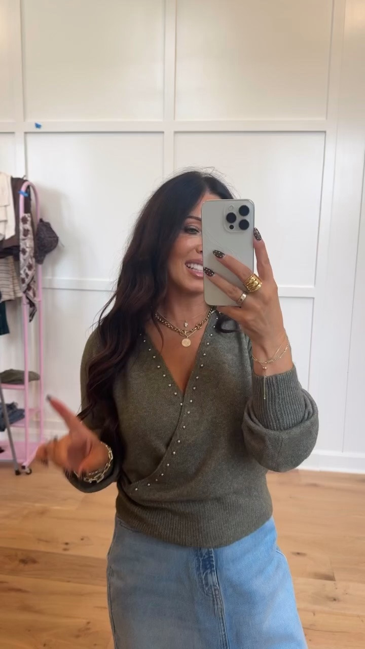 Walmart fall fashion is SO good right now! 🍂🤎 I found so many amazing new fall pieces—from cozy sweaters and cardigans to wide-leg jeans, cargo pants, fall dresses and easy everyday basics. These Walmart fall outfits are perfect for work, weekends, date nights, family pictures and everything in between. I linked all of my favorite affordable fall fashion finds in my Walmart Storefront!
#WalmartFashion #WalmartFinds #WalmartStyle #LTKFall #LTKFashion #FallFashion #FallOutfits #AffordableFashion #FallWardrobe #FallStyle #WalmartHaul #FallOutfitIdeas #SweaterWeather #WideLegJeans #FallDresses