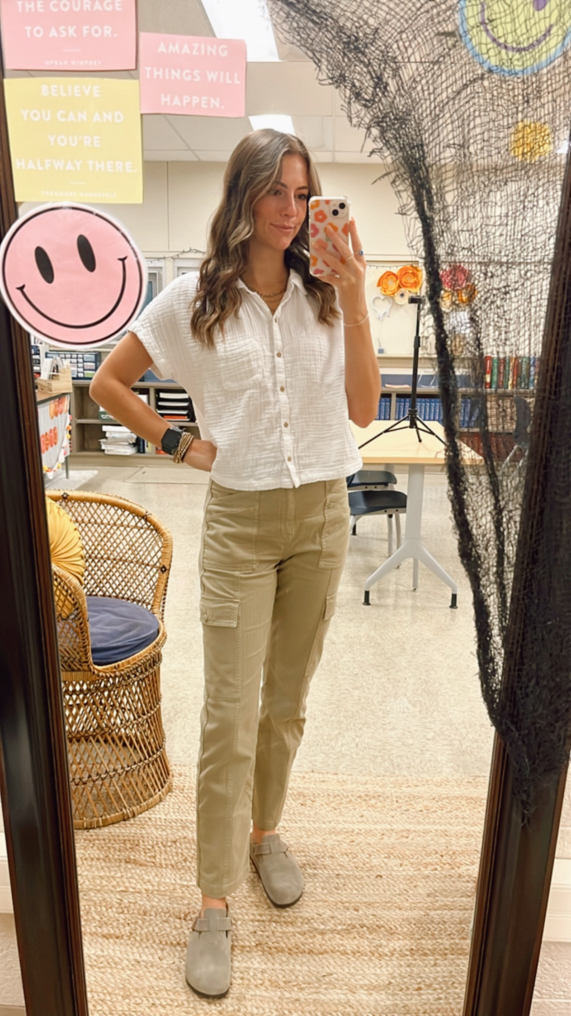  Madewell doing additional 40% off the sale! And 25% to 30% off everything else. Which means these jeans are just over $40!

#LTKSeasonal #LTKfindsunder50 #LTKsalealert