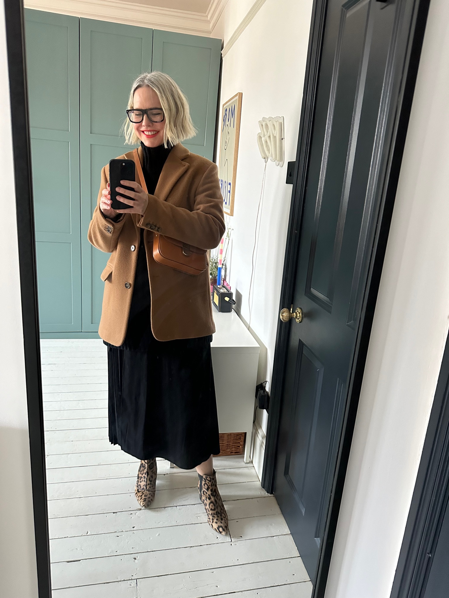 Woven Pleated Midi Skirt, Oversized turtleneck jumper, Oversized Blazer, Faux Leather Cross Body Bag

#LTKSeasonal #LTKeurope #LTKstyletip