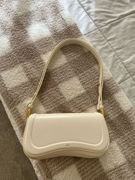 the perfect cream leather bag! looks so expensive and well made for not a bad price!!! very sleek looking on the shoulder 👜

#LTKitbag #LTKstyletip #LTKfindsunder100