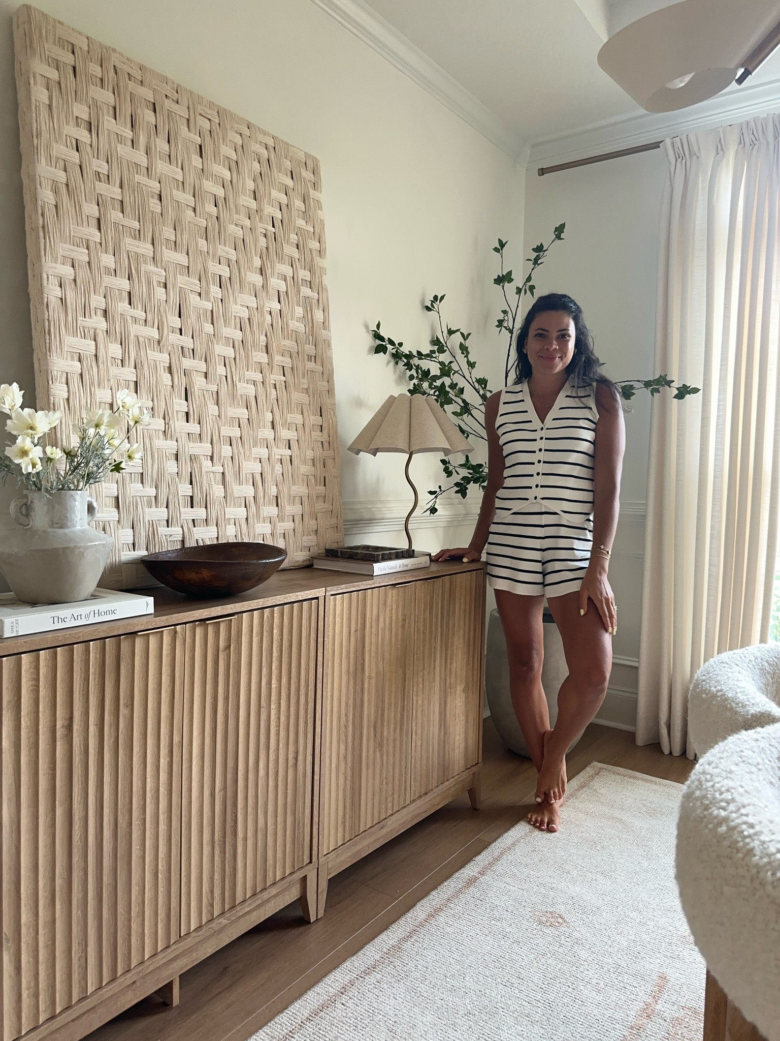 Console styling!

The vase has 2 orders of flowers- 4 bunches!
Neutral area rug- wall art- texture art
Home decor 

#LTKHome #LTKSaleAlert #LTKFindsUnder100