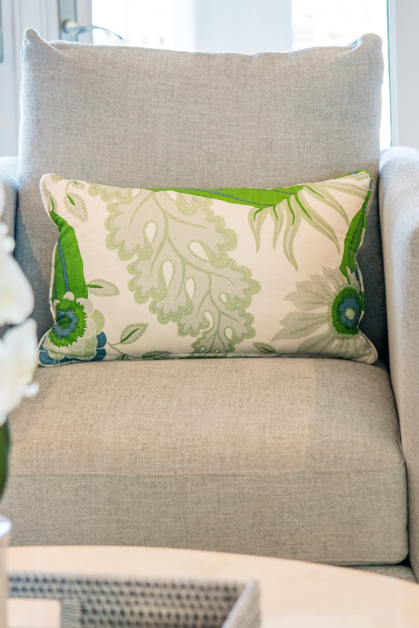 Bringing coastal vibes to life with the Christopher Farr Carnival Knife Edge Pillow in Green. The perfect mix of pattern and color for a breezy, elegant touch. Available in multiple sizes to suit your space!  #CoastalLiving #ChristopherFarrFabric #SeasideStyle #GreenAccent #PatternPerfection #CoastalHomeDecor #BreezyAndBright #ChicCoastalVibes



#LTKHome