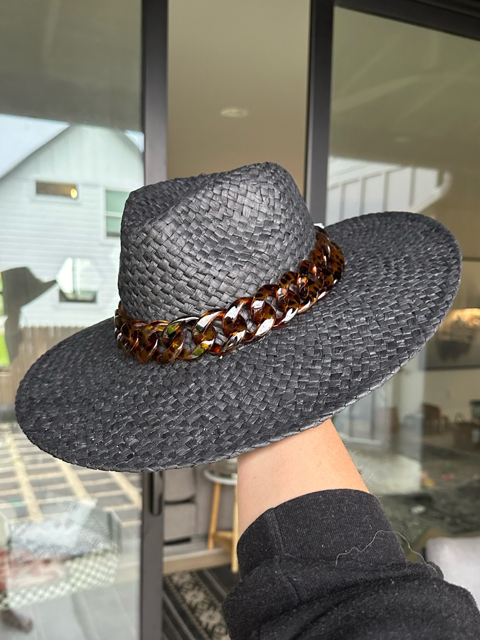 Chain-detail straw hat
