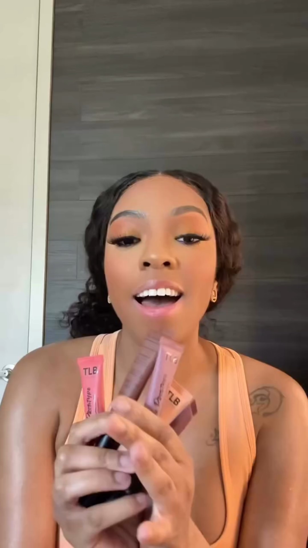 Got these in PR from @thelipbar and I am in looooove. 

In this video, I’m wearing the Bare Me lipstick with the Can’t Miss lip oil on top. Super cute pinky nude. 

These lip oils make my lips feel so moisturized and hydrated all. day. long. 

The Prototype collection now comes in FIVE shades: 

Fan Club - Sheer Nude 
Can’t Miss - Mauve Taupe 
Obsessed - Coral Pink 
One of One - Berry Purple 
Crowdpleaser - Warm Chocolate Brown

The mango butter and lavender oil blend? Chef’s kiss!!!

Which shade are you most excited to try? Drop a comment below! 

🔑 Lip oil benefits for dry lips, best tinted lip oils for summer, luxury lip oil brands to try

#thelipbar #tlblipoil #tlb #lipcombo #lipoil #makeup #blackgirlmakeup #explorepage✨ #explore #dallasinfluencer #dallasinfluencers #pr #gifted