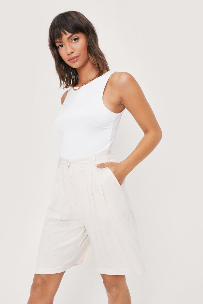 Pleated Bermuda Linen Short | Nasty Gal (US)