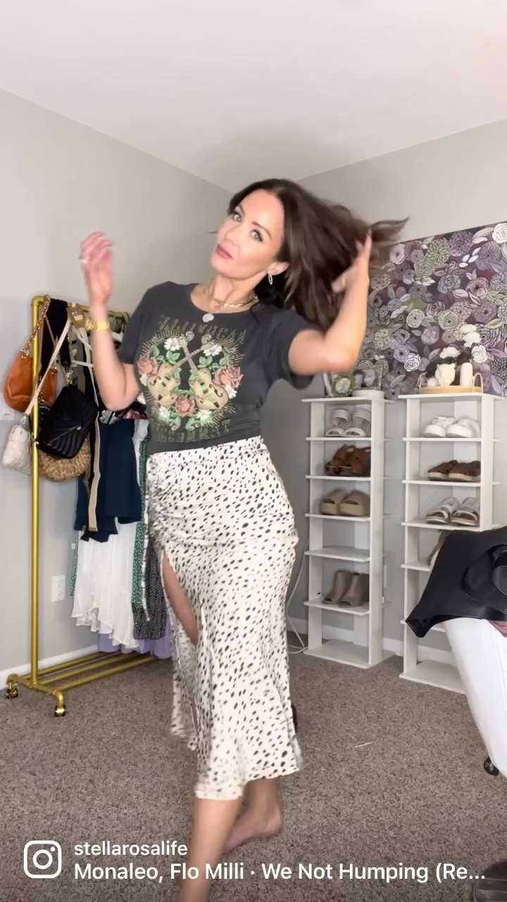 Leopard skirt from MICAS
Black vegan leather skirt from H&M