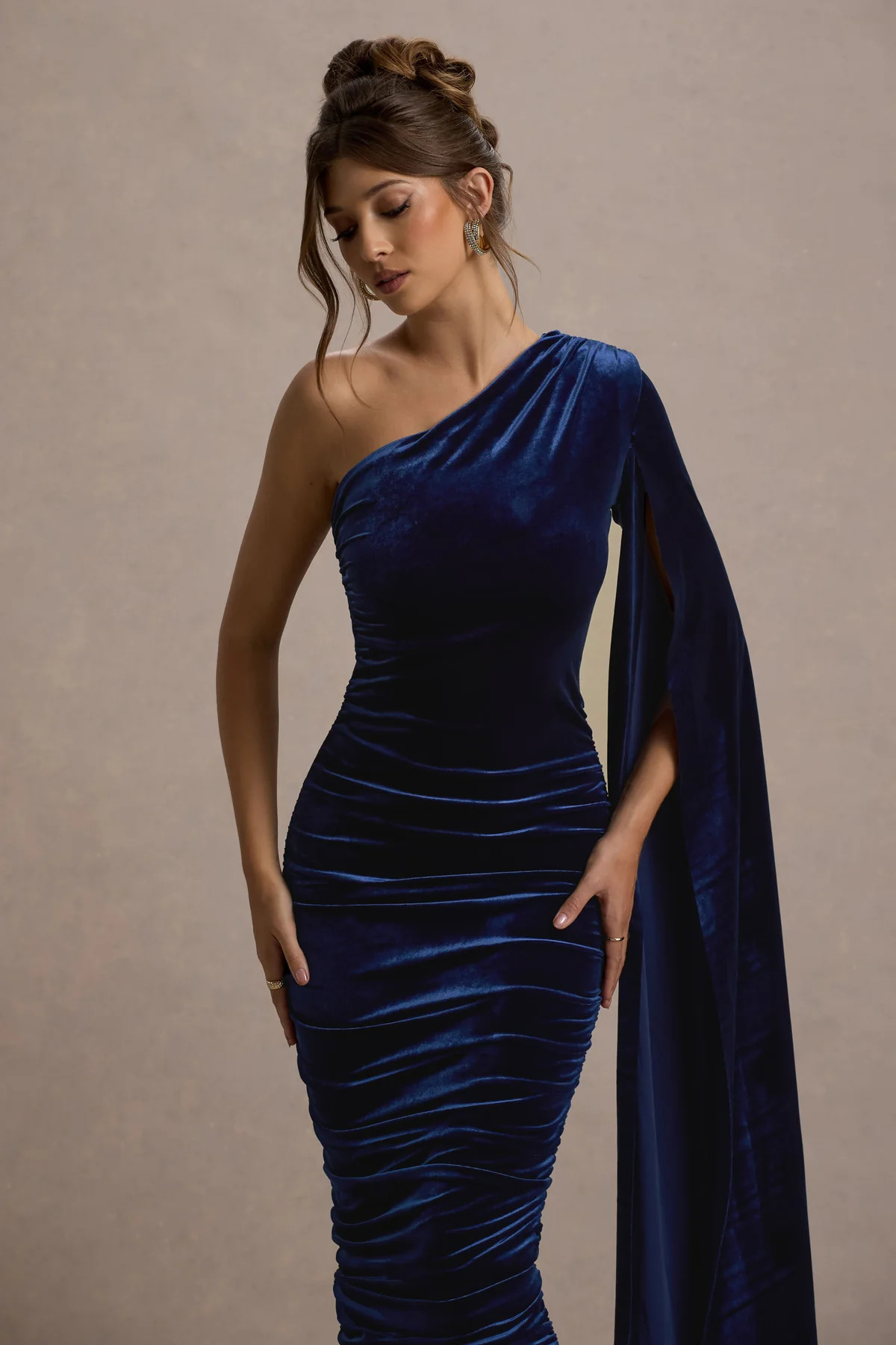 Gianna | Navy Velvet One Shoulder Cape Bodycon Midi Dress | Club L London