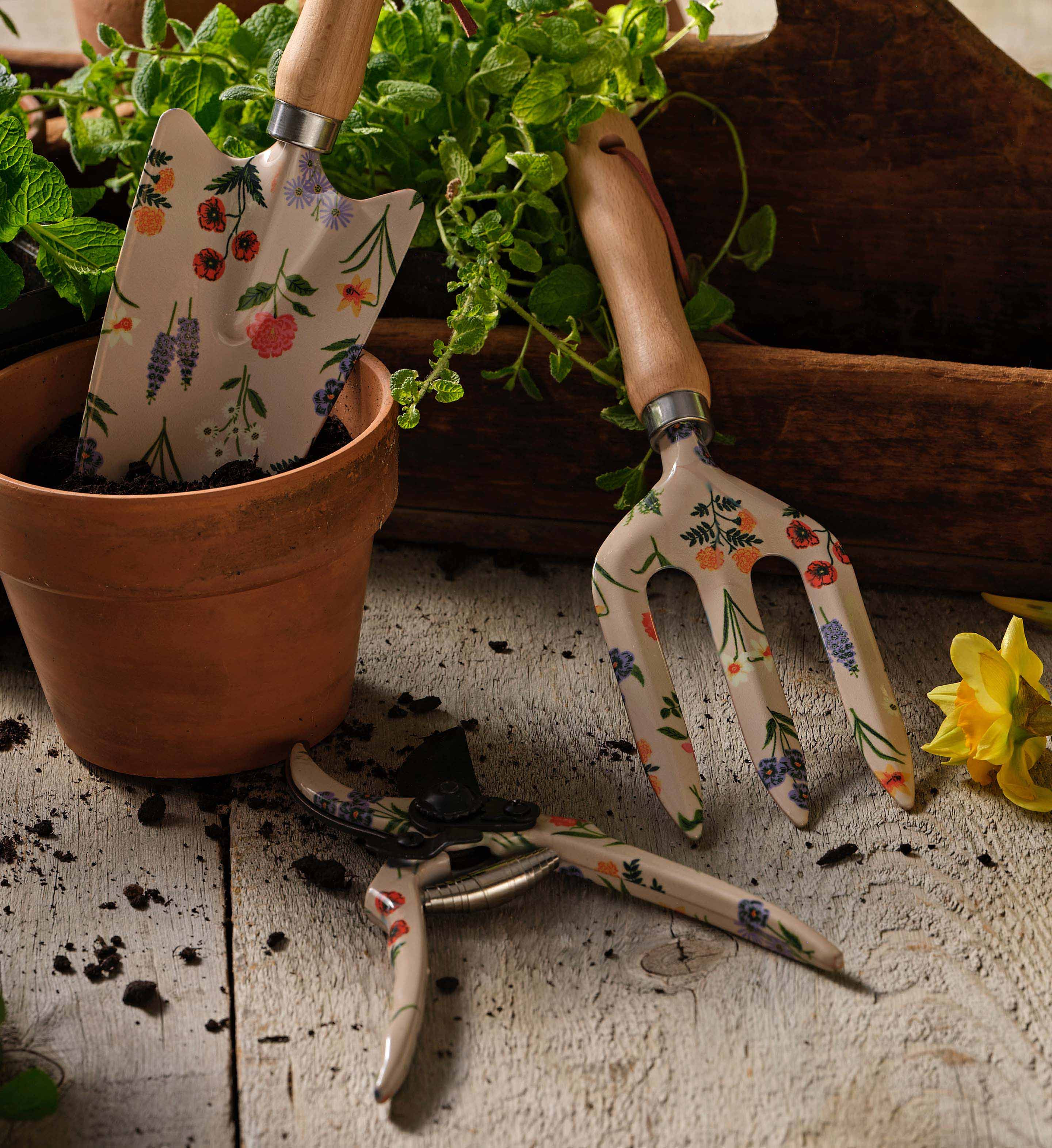 Gardening Tool Set - Garden Study | Rifle Paper Co.
