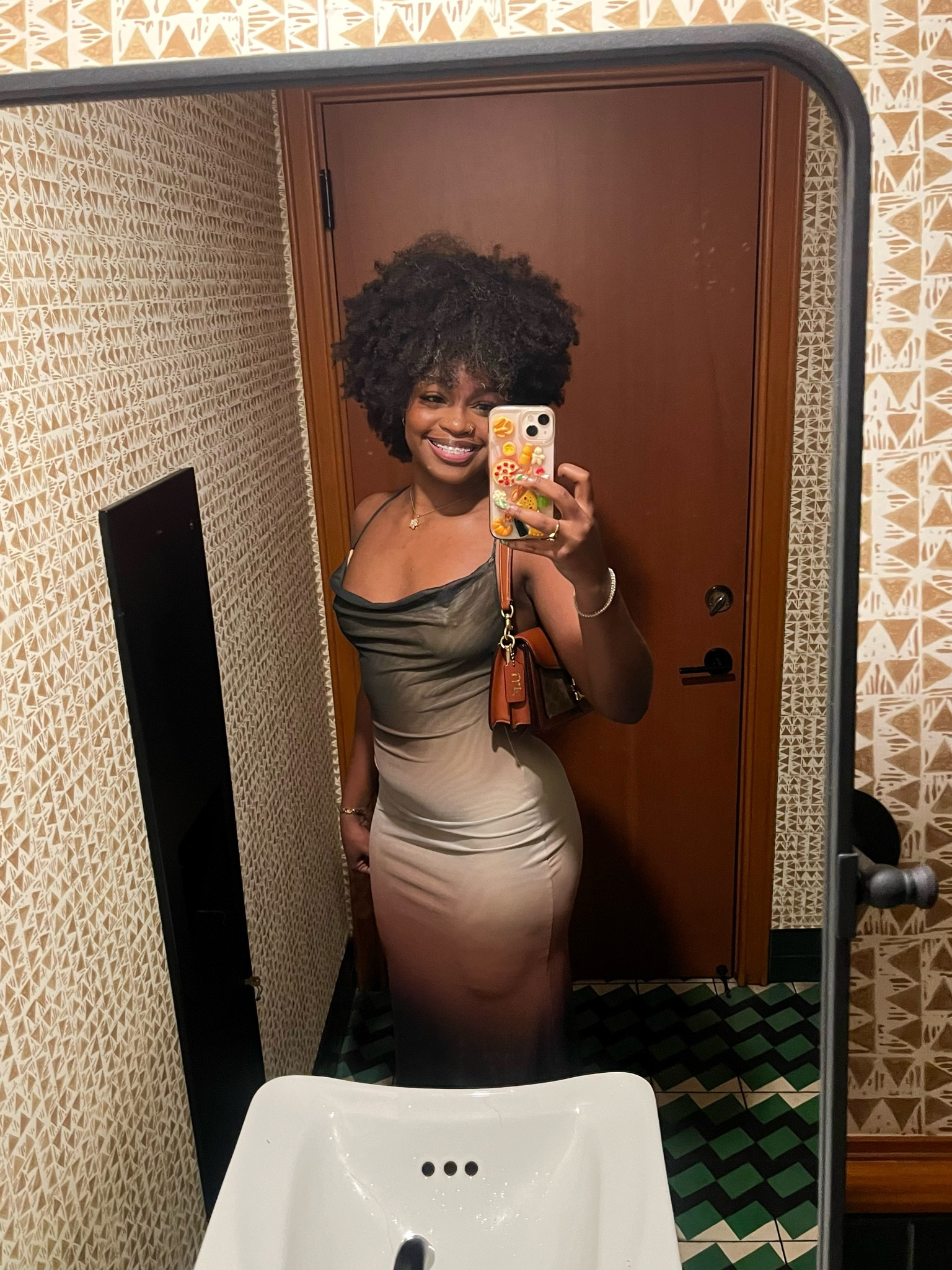 Curvy brown thing 

#LTKStyleTip #LTKBeauty #LTKFindsUnder50