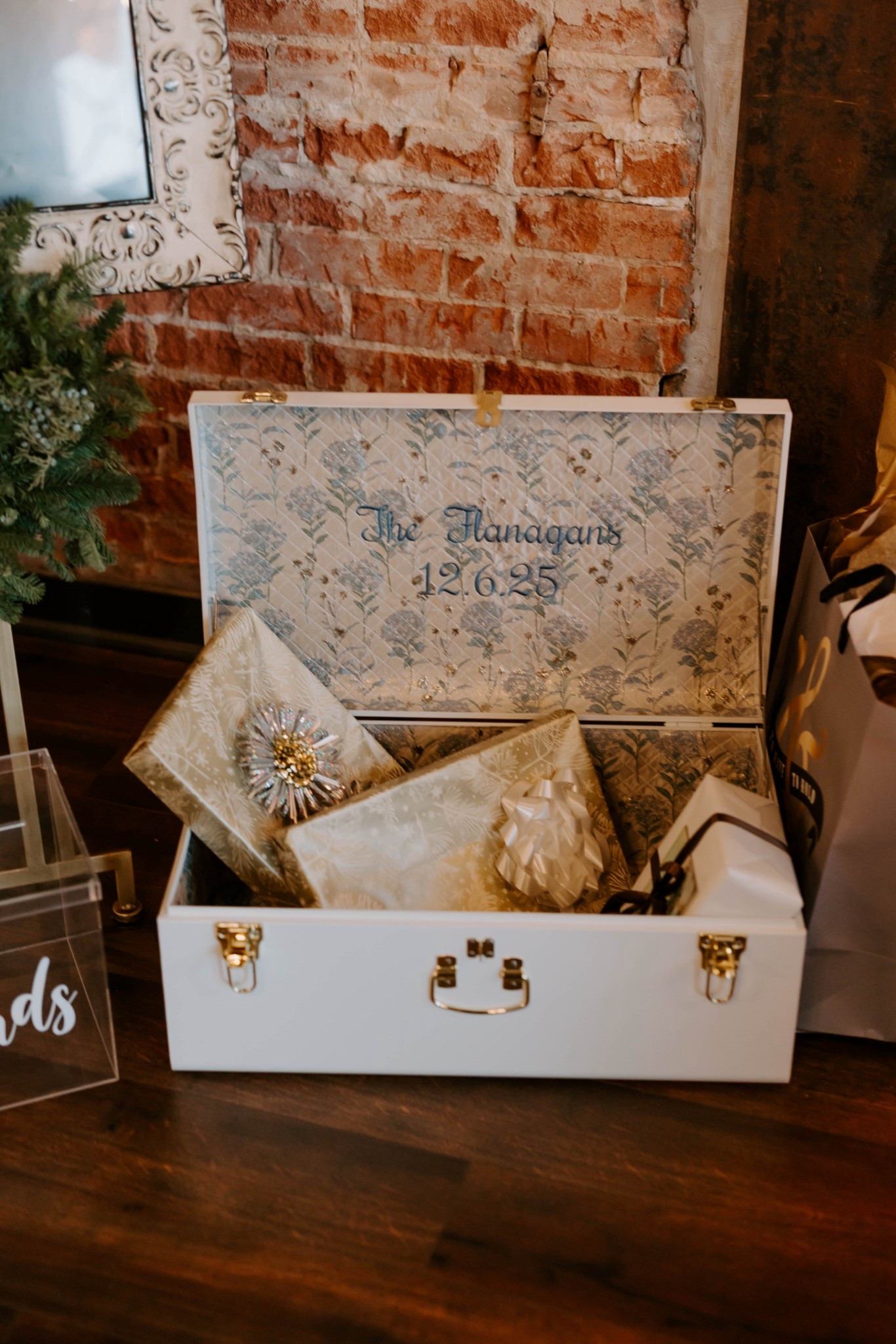  At my wedding I used this for gifts, and now I use it to store all my wedding memories 🤍 Such a beautiful way for brides to keep everything in one place.


 #ad @memorizeyourlife

#LTKMothersDay #LTKWedding