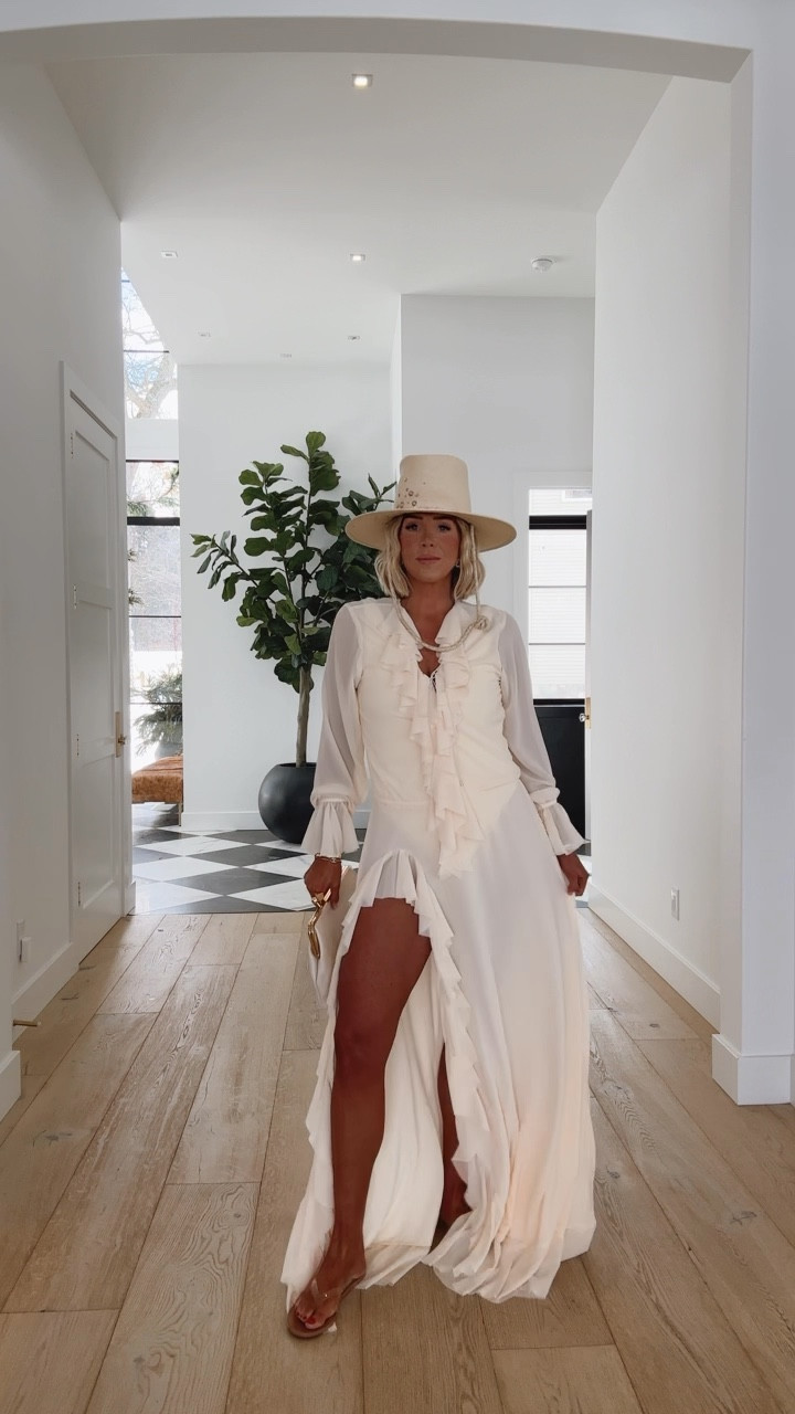 Let’s get Spring Break ready ladies! 🌴☀️🍹