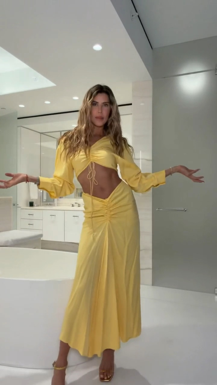 Help me pick a dress for tonight 💛

#LTKSeasonal #LTKdayinmylife #LTKootd