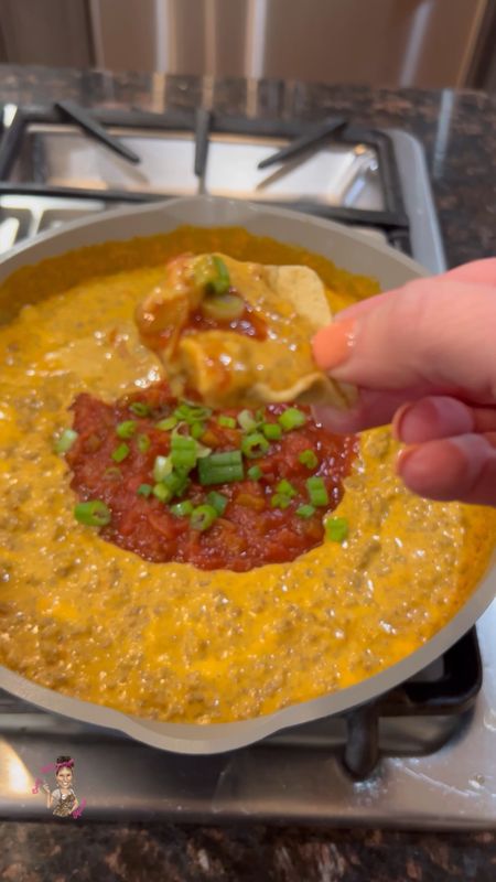 Who doesn’t love an easy beef queso dip!? Serve it up in a hot skillet on a lazy susan with your favorite chips! Perfect for entertaining for any #CrazyBusyMama for #SuperBowl. 


#LTKfamily #LTKhome #LTKVideo