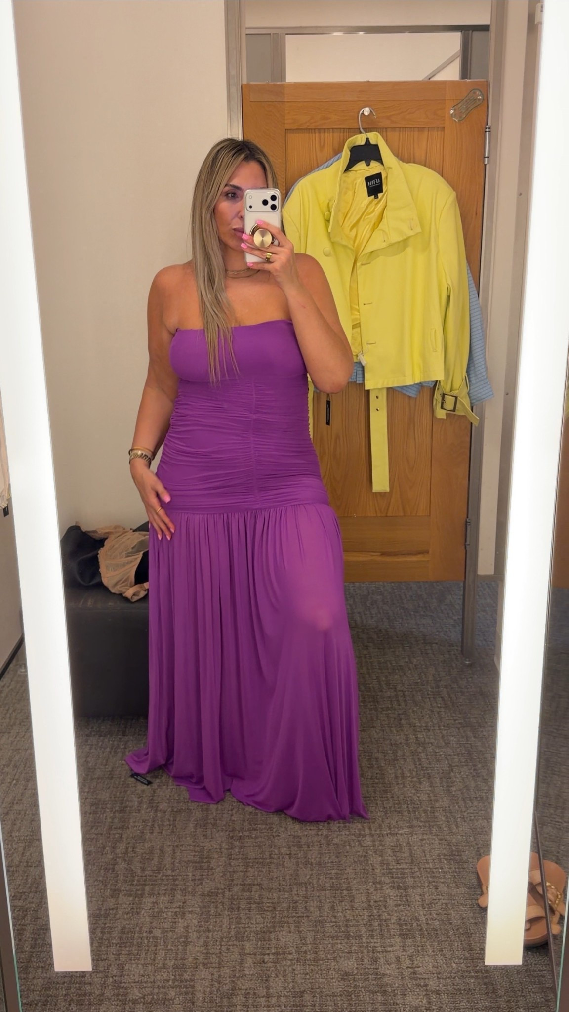 size L very stretchy ruching is very forgiving around tummy. not wearing undergarments but kinked my fav strapless bra for busty. 

#LTKTall #LTKMidsize #LTKOver40