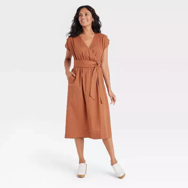 Target wrap hotsell dress universal thread