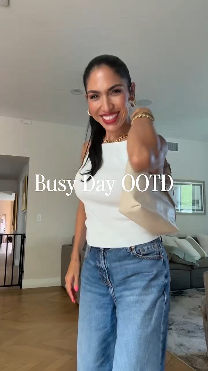 On the go but still that girl ✨

#LTKdayinmylife #LTKootd #LTKBeauty