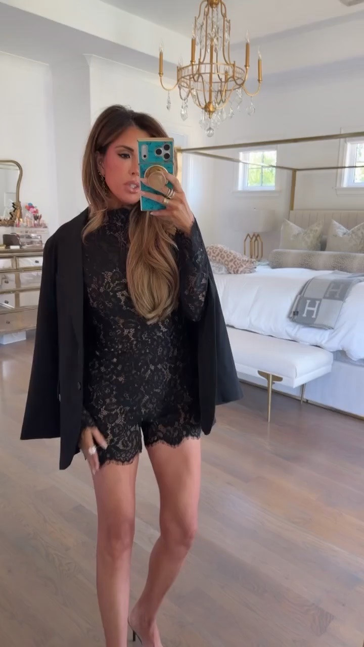 This romper has been a top seller! I’m wearing size small!

Vici, Vici haul, Lace romper, Affordable fashion, Elevated outfits, Date night outfits, Fall outfits women, Emily Ann Gemma

#LTKgrwm #LTKootd #LTKSeasonal