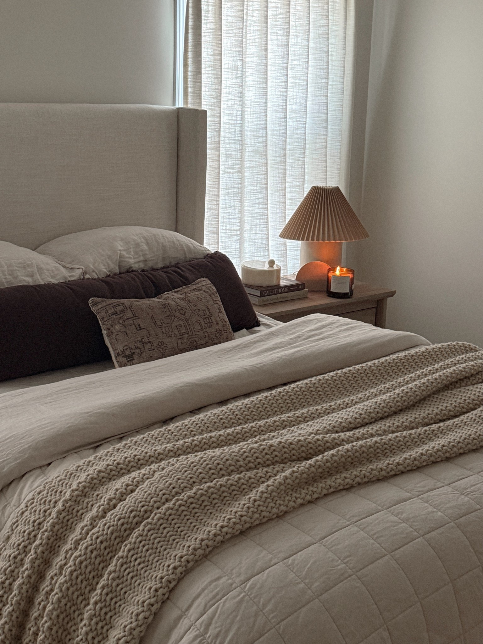 Layered neutral bedding that’s cozy, timeless, and perfect for every season 🤍 Mix a quilted duvet, textured pillows, and a chunky knit throw for an inviting, elevated bedroom look.

neutral bedding set
cozy duvet layers
knit throw blanket
bedroom styling inspo
neutral home decor
layered bedding ideas
minimal bedroom aesthetic

#LTKFindsUnder100 #LTKHome
