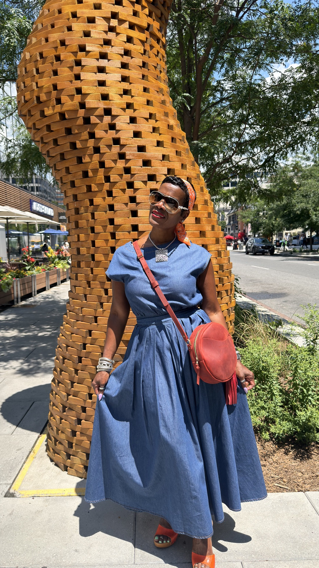 💙 Boutique finds are my weakness! My exact set isn’t available on LTK, but I’ve linked a few pieces that give the same chic chambray vibes. Statement jewelry + a pop of color, plus my new crossbody = instant outfit magic. 🧡✨

#LTKootd #LTKgrwm #LTKPetite