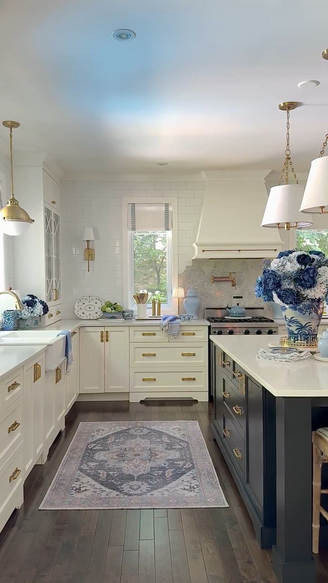 This chic vintage-inspired rug from Wayfair! It is the perfect fall addition to our kitchen! 

Fall decor, fall finds, fall home, fall home decor, fall kitchen, fall kitchen finds


#LTKHome #LTKSeasonal