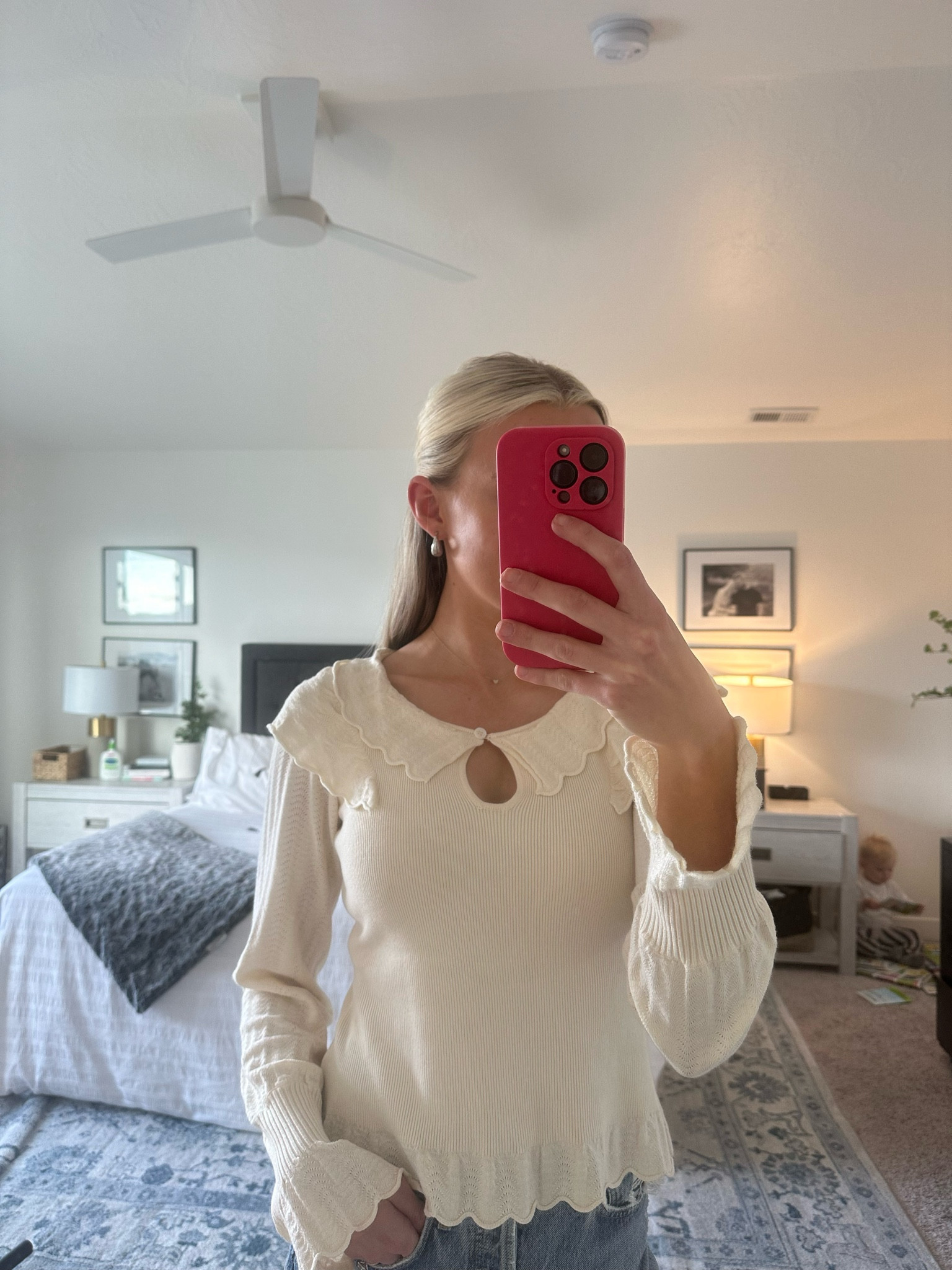 Todays OOTD! Reach for this sweater 24/7! The perfect spring staple ! 