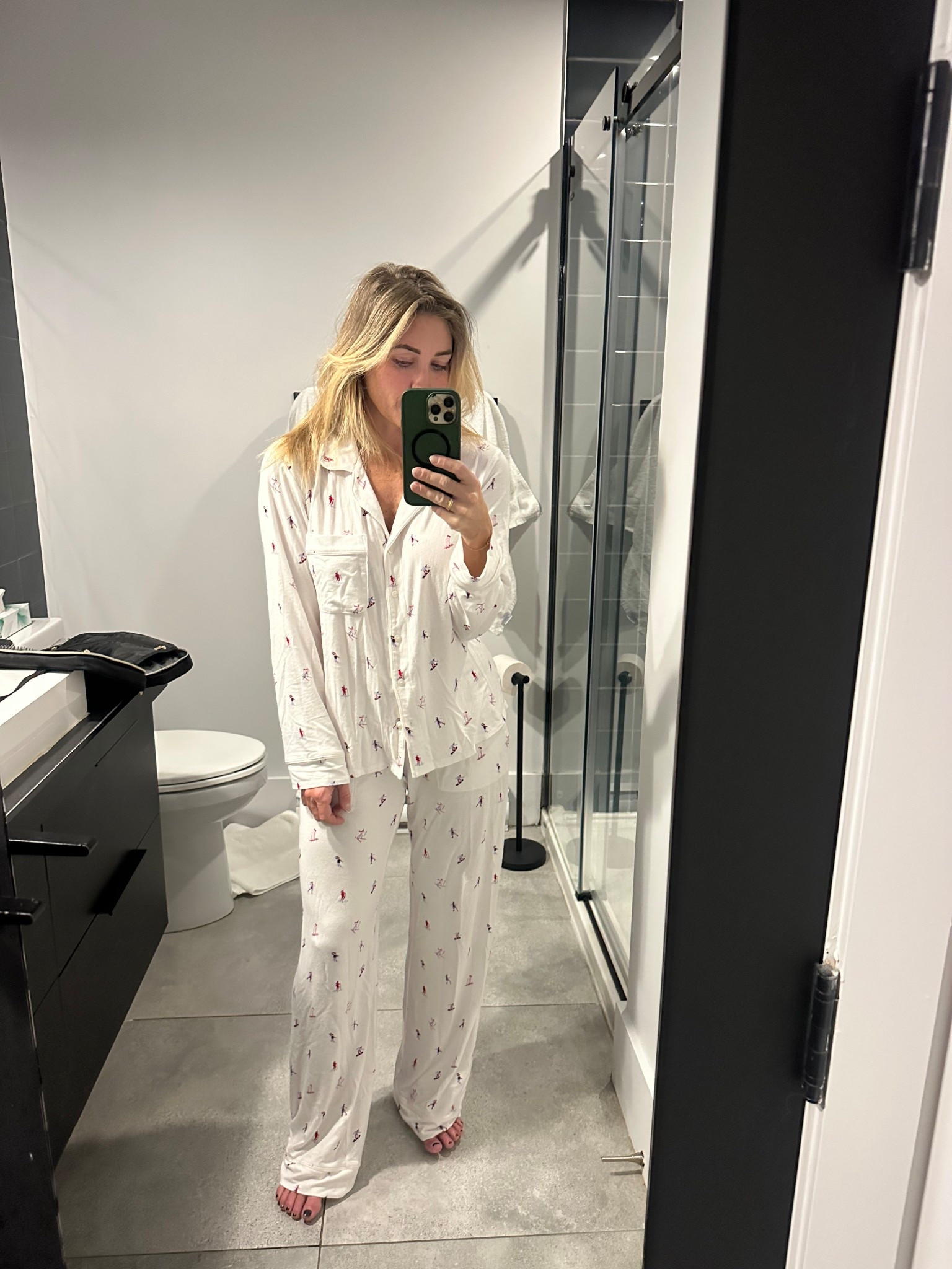 pajamas so soft 🎿 ⛷️ 

#LTKmorningroutine #LTKdayinmylife #LTKgrwm