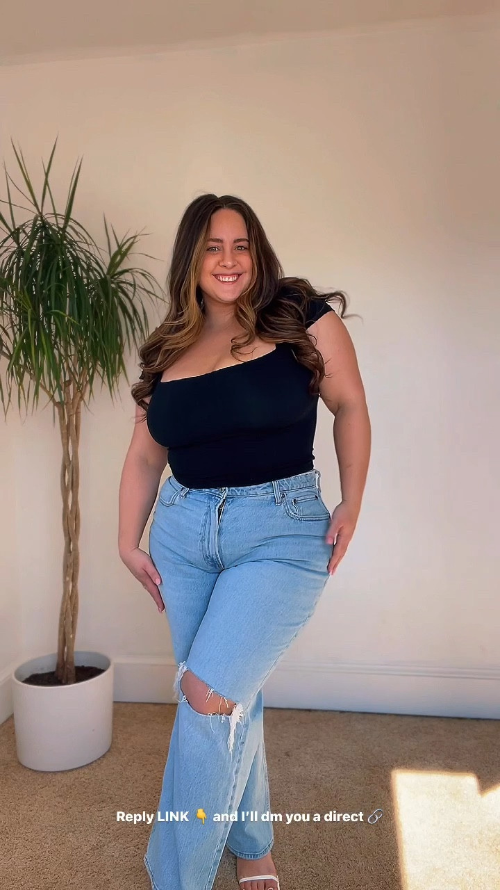 Jeans size 33 
Top size XL 

‼️‼️ USE CODE SUITEAF FOR AN ADDITIONAL 15% OFF!! ‼️‼️

#curvelove #jeans #size14 #size16 #ltkcurves #elevatedcasual #outfitideas

#LTKMidsize #LTKSaleAlert #LTKxAF