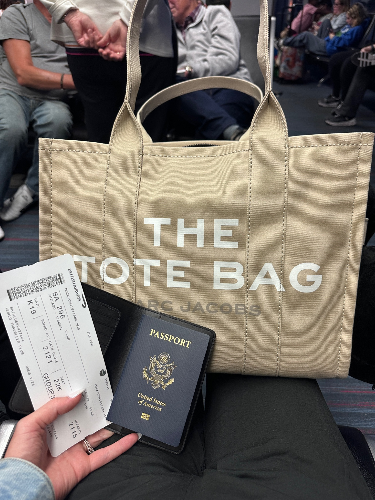 what’s in the bag? everything i am bringing in my personal item for my overnight flight to london ✈️

#LTKTravel #LTKItBag